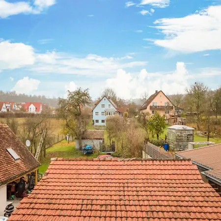 בית נופש Alluring Farmhouse In With Garden