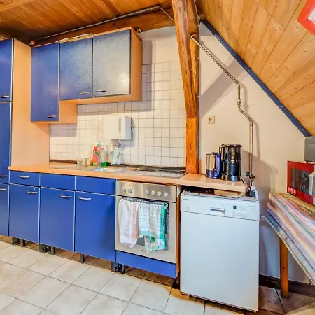 בית נופש Alluring Farmhouse In With Garden