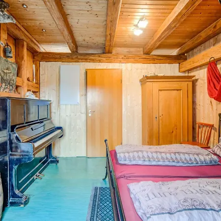 בית נופש Alluring Farmhouse In With Garden